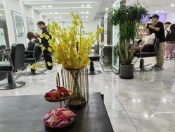 -Coo Hair salon