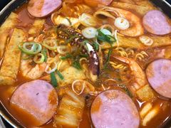 -三清洞摩西韩式年糕火锅(威高广场店)