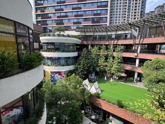 -瑞虹新天地月亮湾
