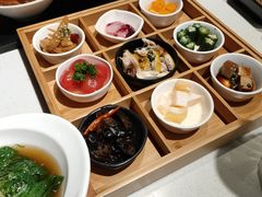 九宫格玲珑前菜-新仙清汤牛腩(铜锣湾店)
