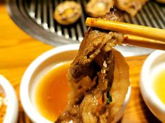 -草家酱蟹炭火烤肉店(珲春南路一店)