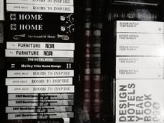 -钟书阁(松江泰晤士小镇店)