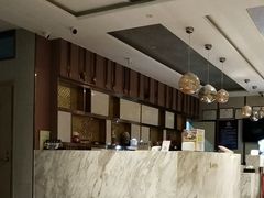 -潮漫酒店(北京通州环球度假区临河里地铁站店)