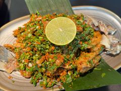 洱海手撕海鲈鱼-Ameigo梅果·云贵川bistro(长宁来福士店)