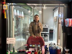 -老男孩男士理容馆·理发·烫染·修面