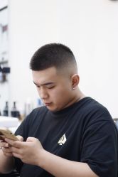 -理昂男士理发店 Barber shop