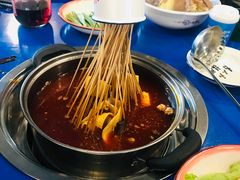 -马路边边串串香形象店(磐石路店)