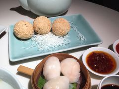 芝麻流心蛋黄团子-唐茶苑(Soho)