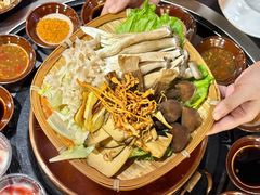 -阿山卓·野生菌火锅·纳西火塘烤肉