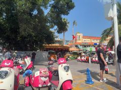 -亚龙湾中心广场