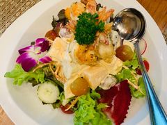 -Chom Cafe and Restaurant