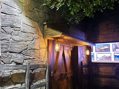 -暴风岛沉浸式体验馆(百联世纪店)