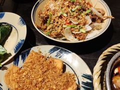 -Cuc Gach Quan Restaurant