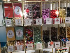 零售区-VENCHI 闻绮(上海佛罗伦萨小镇店)