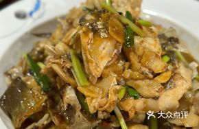 Pan-fried and Braised Male Fish Meat