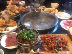 -周老三跷脚牛肉·全牛火锅(非遗传承店)