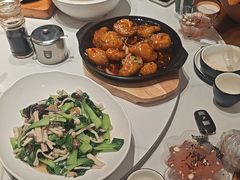 -梅利汴京烤鸭•开封豫菜地标店(东大街店)