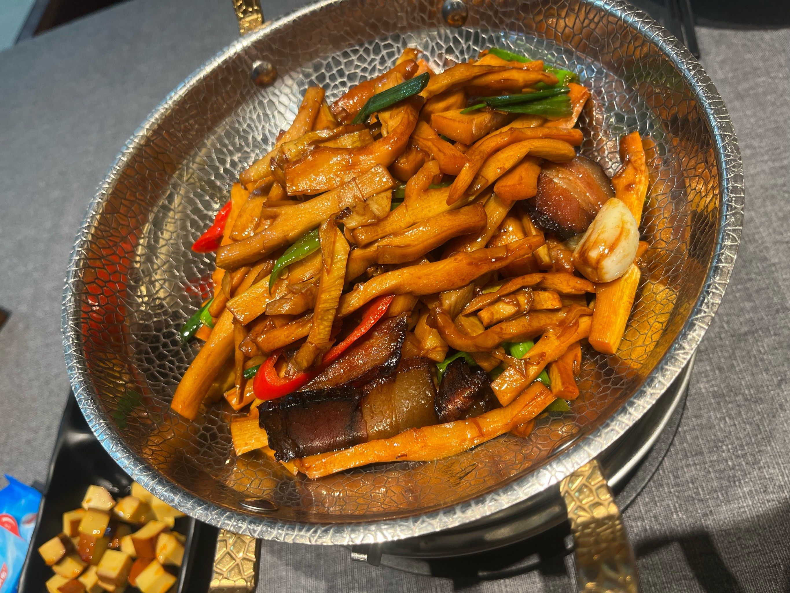 来宝地广场,无意间选了这家餐厅,菜式和口