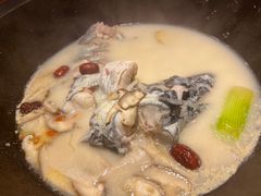 -咕嘟草帽鱼·牛奶一样的鲜鱼汤(天鹅湖万达广场店)