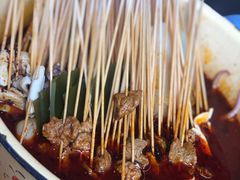 -拈签一笑黄牛肉辣卤串串