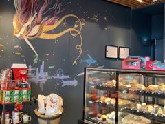 面包甜点陈列柜-星巴克(广州南站A18检票口楼上)