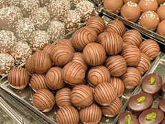 -Laderach 莱德拉(上海环贸iapm店)