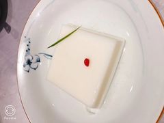 招牌手磨杏仁豆腐-京味斋·北京烤鸭(北京南站洋桥店)