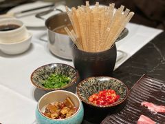 -红鼎豆捞·非遗鲍皇汤火锅(宝丰路店)