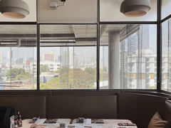 -ROAST coffee & eatery