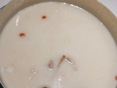 -洪氏嗨捞·广东猪肚鸡·椰子鸡火锅(西咸万象城店)