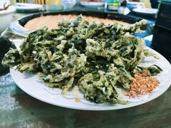 炸花椒芽-姥家大锅台水库渔家