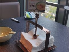靠窗位-蝴蝶里·粤菜·点心(滨江龙湖店)