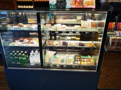 面包甜点陈列柜-星巴克(哈尔滨松雷店)