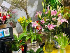 -何兮花店·气球派对鲜花店(马桥银春路万科城店)
