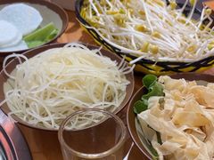 -黔三一夺夺粉酸汤火锅(百信店)