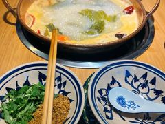 -洱火云南酸菜牛肉火锅(石景山当代商城店)