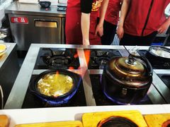 -山城欢现炒食堂(上海城店)