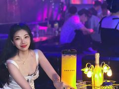 -喜鹊音乐酒馆(西街店)