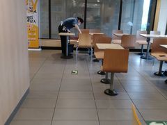 -麦当劳(军博店)