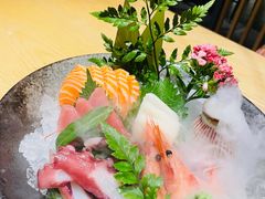 刺身五拼-枝魯枝魯自助料理