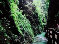 -龙水峡地缝景区