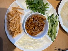 -关东小磨东北菜(上海长风大悦城店)