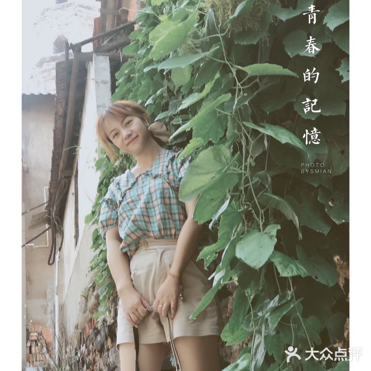 慈氏塔位于汴河街往下游走的一条老街里面，因为街道很老