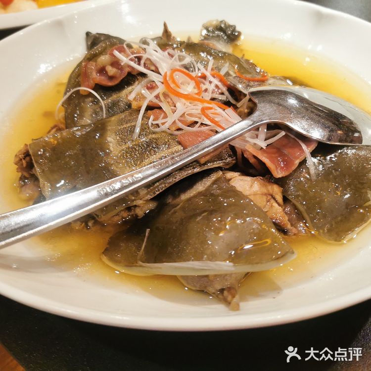 断桥边眺望西湖吃美食