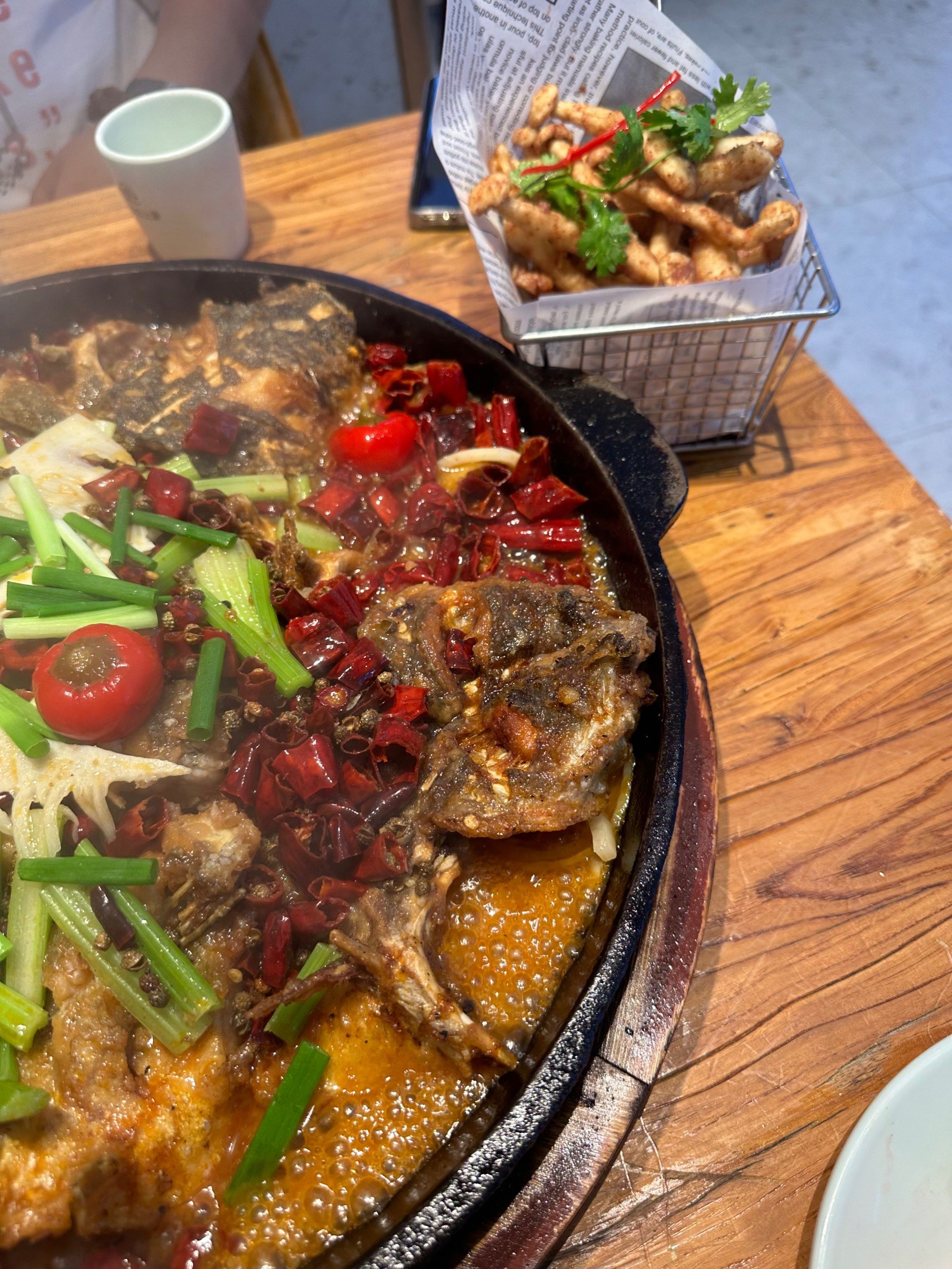 做个爱吃鱼的喵星人 排队王烤鱼 辣又过瘾