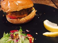 鹅肝牛肉汉堡-HIGH FIVE哈福手工汉堡(桂林路店)