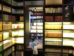 -钟书阁(松江泰晤士小镇店)