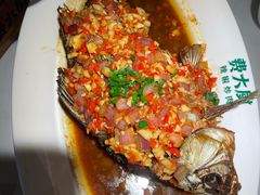 香煎大鲫鱼-费大厨辣椒炒肉(高铁吾悦广场店)