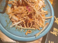 -老牌坊云南鱼豆花火锅(爱建店)