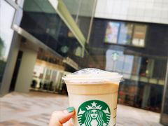 -星巴克(西安曲江银泰店)